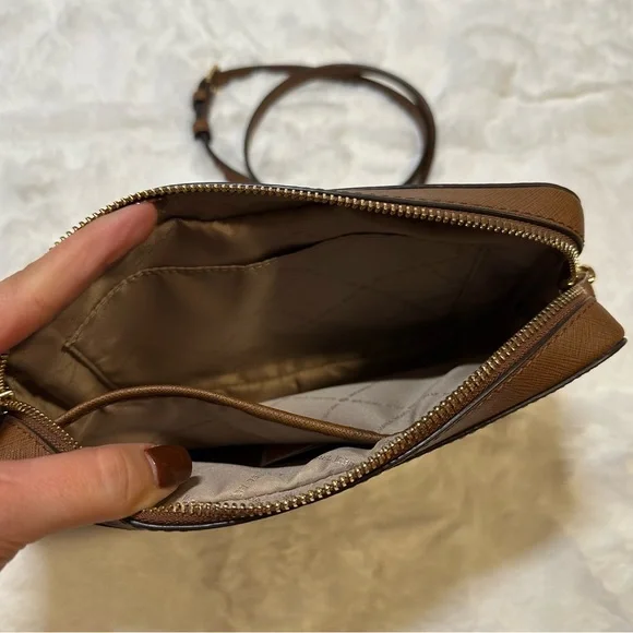 NWT Michael Kors Jet Set Large Saffiano Leather Crossbody Bag - Picture 6 of 8